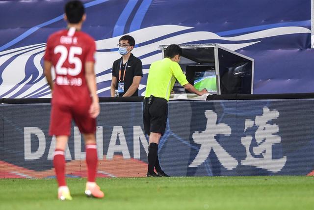 中国男篮：广西老表11中9，焦泊乔打脸杜锋，王俊杰低迷